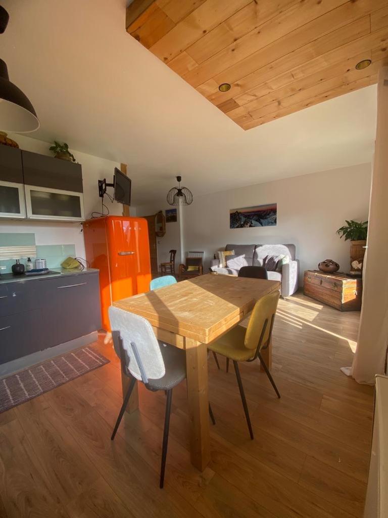 Appartement Au Calme Avec Vue Sur Les Montagnes. Sevrier Luaran gambar
